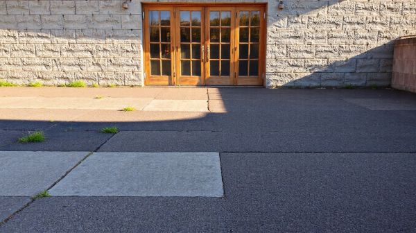 10 avantages de la peinture bitumeuse pour sols extérieurs et intérieurs